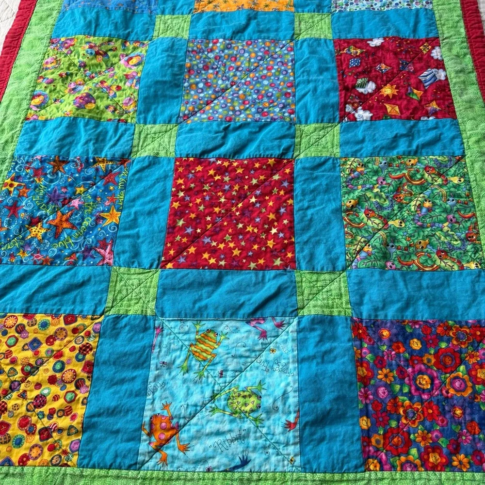 Colorful Patchwork Quilt 34”x44” Cotton Throw Picnic Beach Blanket